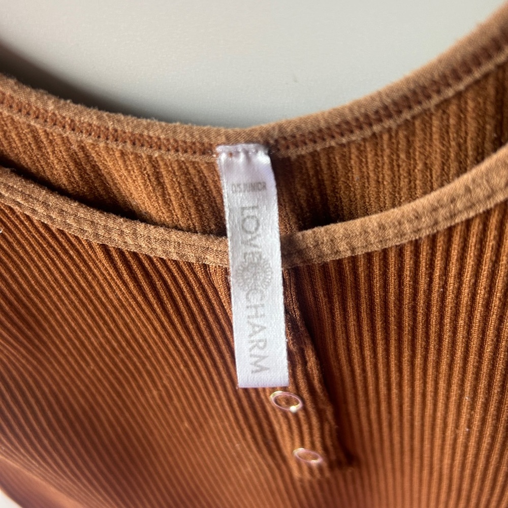 Brown Ribbed Tank Top - Picture 3 of 3